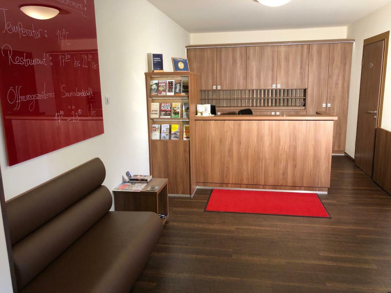 Hotel Isenbuetteler Hof מראה חיצוני תמונה